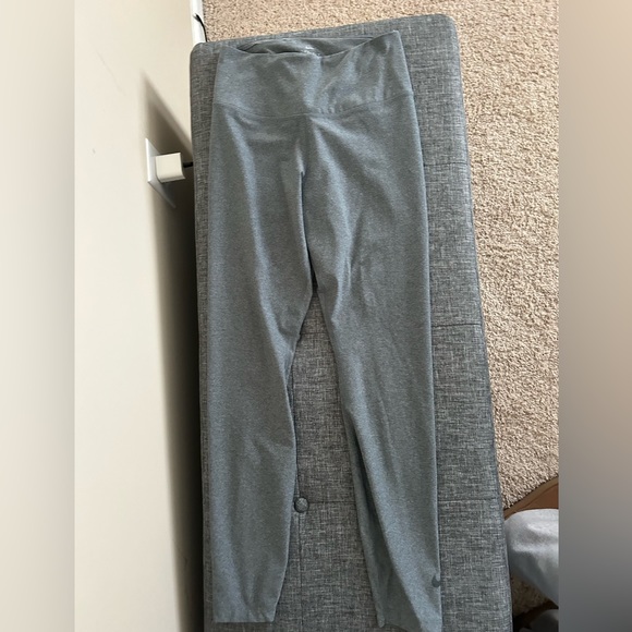 Nike Ten Less Plastic Bottles Dri-FIT Grey Women’s Leggings - Picture 2 of 2